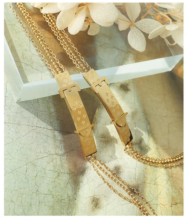 Gold_Clover_Belt_Bracelets_For_Women